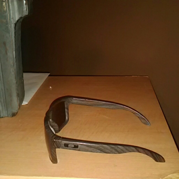 Sun Glasses - Picture 3 of 3